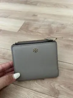 TORY BURCH 二つ折り財布 グレー