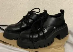 M*i様 ZARA ブラック 厚底ローファー