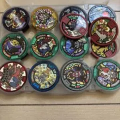 妖怪ウォッチ　妖怪メダル36枚セット　ケース付き　美品