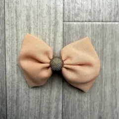 ピンクの布製リボンヘアクリップ