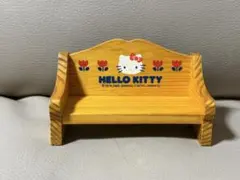 サンリオ　ハローキティ 木製 ミニチュア ベンチ