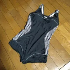 使用感少なめ　スポーツ用ワンピース水着 ブラック/ホワイト