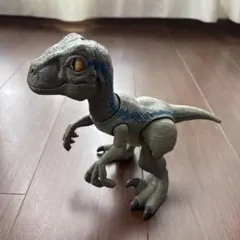 ジュラシックワールド　ブルー　フィギュア