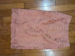 ナチュラルビューティーベーシック　オレンジ色レーススカート