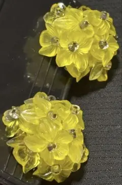 ヴィンテージ　アンティーク調　黄色立体的　花型イヤリング　年代物レトロビンテージ
