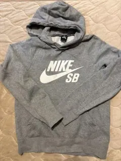 Nike SB グレー フード付きパーカー S