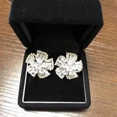 花形クリスタル風イヤリング