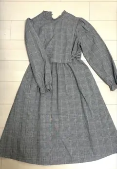 チェック柄フリルネック長袖ワンピース