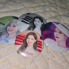 2025年最新】twice 缶バッジ ダヒョンの人気アイテム - メルカリ