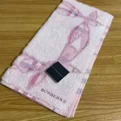 Burberry タオルハンカチ ピンク