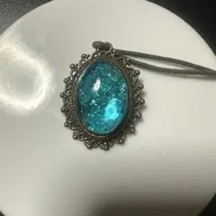 青色樹脂オーバル型ネックレス