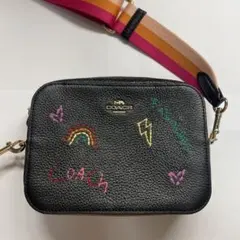 COACH 刺繍入り黒ボックス型バッグ