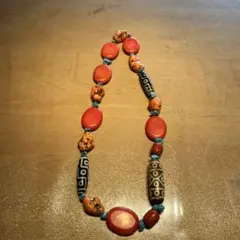 ユニークデザインの天然石ネックレス