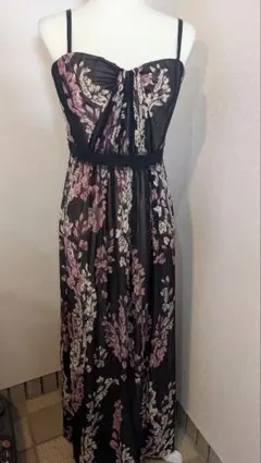 【美品】黒とピンクの花柄キャミワンピース