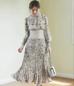 tocco closetウエストリブ切り替えシャーリング プリーツワンピース