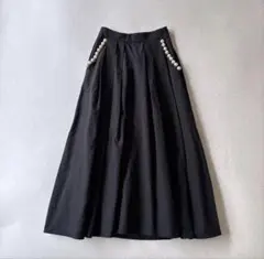 【美品】anana アナナ　パール付きポケットタックスカート　黒のサムネイル