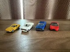 ミニカー4台セット（イエロー・ホワイト・ブルー・レッド）