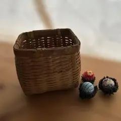 竹製スクエアバスケット　高さ8.5cm7.5×9.5cm
