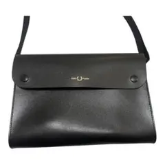 【週末限定値下げ】美品　FRED PERRY ブラック ショルダーバッグ