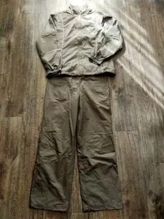 ナイキゴルフ　レディースＬ　上下　防寒