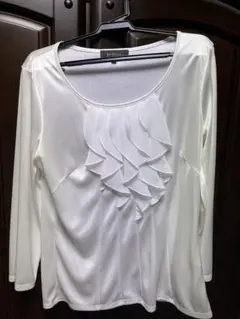 【美品】Reflect ホワイト フリル 長袖 カットソーのサムネイル