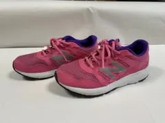 ニューバランス　キッズスニーカー　21.5センチ