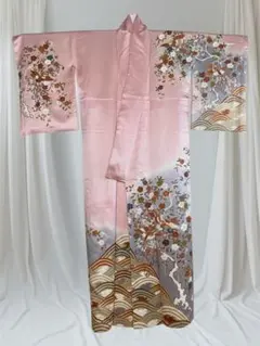 A177 正絹訪問着　友禅染に金駒刺繍　吉兆文様 慶び尽くし　花柄 波模様　豪華