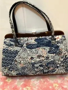 がま口パーティーバッグ和柄が大変色鮮やか浴衣や着物と合わせても可愛らしいデザイン
