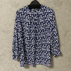 美品✨️レリアン近年モデル サテンボウタイブラウス 幾何学 総柄 光沢