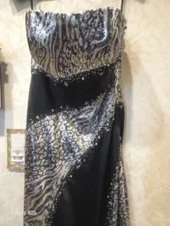 大幅値下げ エレガントドレス 贅沢にスパンコールが多数あしらわれたロングドレス