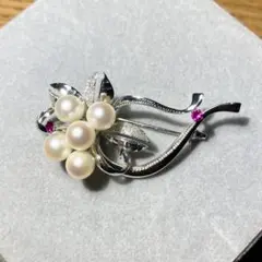 パール ブローチ シルバー 花モチーフ エレガント　刻印有り