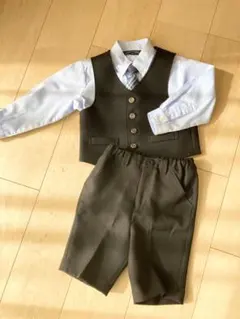男の子フォーマルスーツセット（サイズ95)