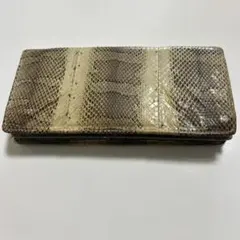 新品未使用】コッコフィオーレ 長財布 クロコ型押し牛革 エナメル
