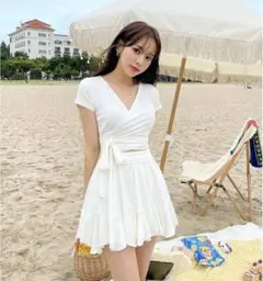 未使用✨ 体型カバー 水着 白 セパレート スカート フリル L