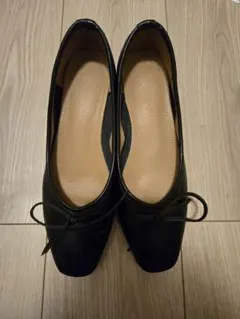 リボン付きブラックパンプス 約5cmヒール