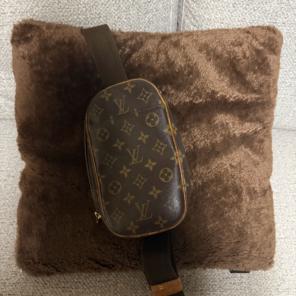 【美品】Louis Vuitton モノグラム ボディバッグ　男女兼用