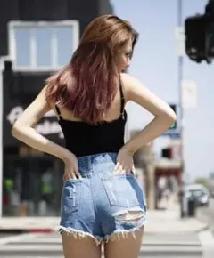 グレイル　バックカットデザインクラッシュデニムショートパンツ