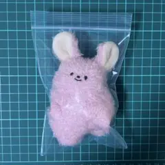 ちらりズ ぬいぐるみマスコット うさち