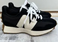 New Balance 327 Black/White 22