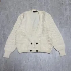 【美品】ホワイト ケーブルニットカーディガン Vネック 　wool100%