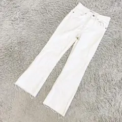 ZARA ザラ　ホワイトデニムジーンズ　セミフレア　カットオフ　ブーツカット