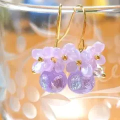 お花とホタルガラスとチェコビーズのピアス