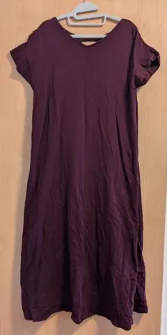 コムサイズム　9号Mサイズ　バーガンディ Vネック 半袖 カットソーワンピース