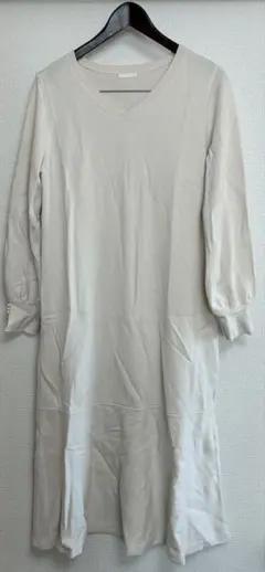 GU フレアヘムニットワンピース L