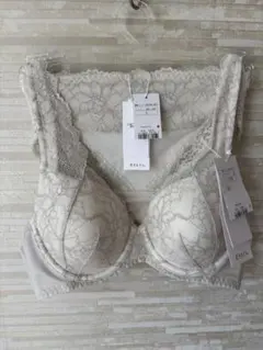 C75&L」トリンプ 恋するブラ612 ブラ&ショーツ ホワイト