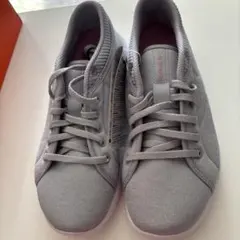 Reebok グレー スニーカー