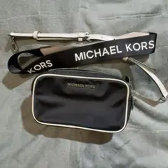 MICHAEL KORS ブラックショルダーバッグ