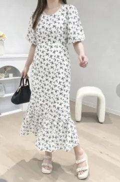 新品 アプレジュール 花柄ワンピース ( フリー ) M