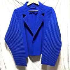 HOMME PLISSE ISSEY MIYAKE ショート丈ジャケット ブルーのサムネイル