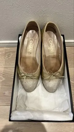 美品CHANELゴールドバレエシューズ 2025年最新】CHANEL カラー：ゴールド系 フラットシューズ・バレエ